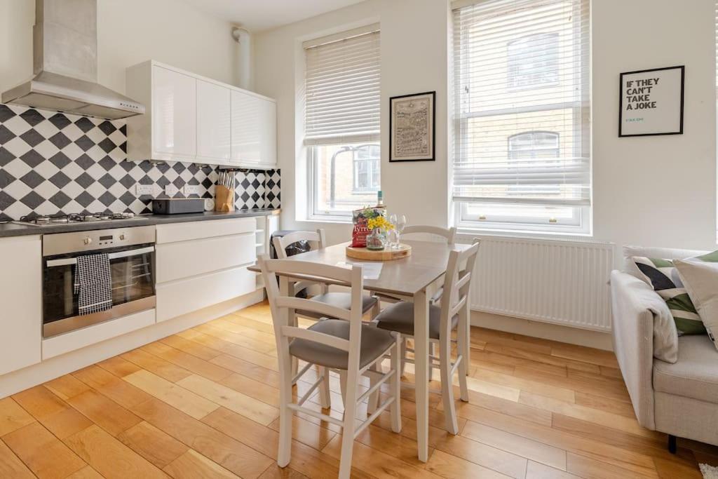 Beautiful 1 Bed Flat 2 Minute Walk To Camden Station Leilighet London Eksteriør bilde